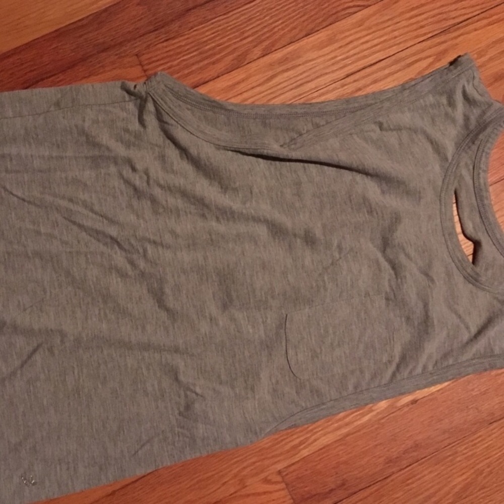 Glyder slash back pocket tank